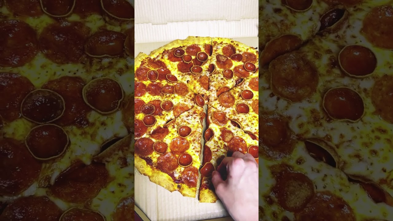 The big New Yorker Pizza! Ninja Turtle box! I’m keeping it! 🍕