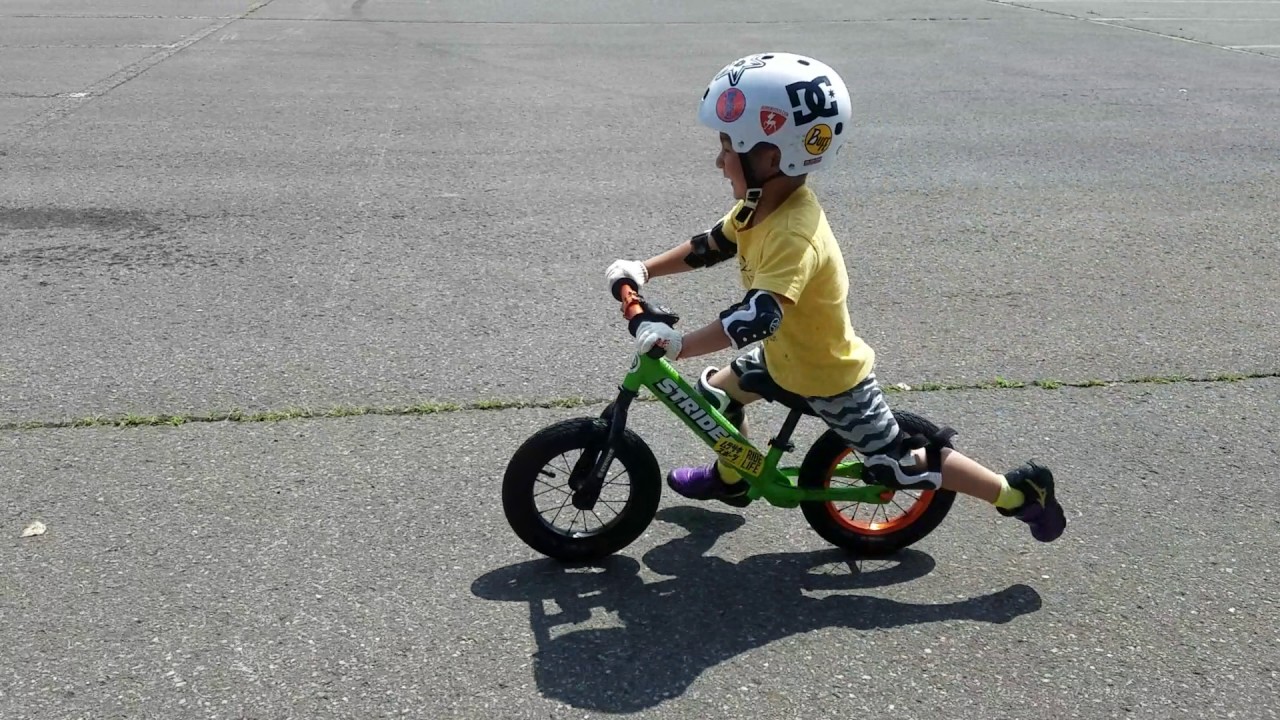 ストライダー ３歳 練習 Youtube