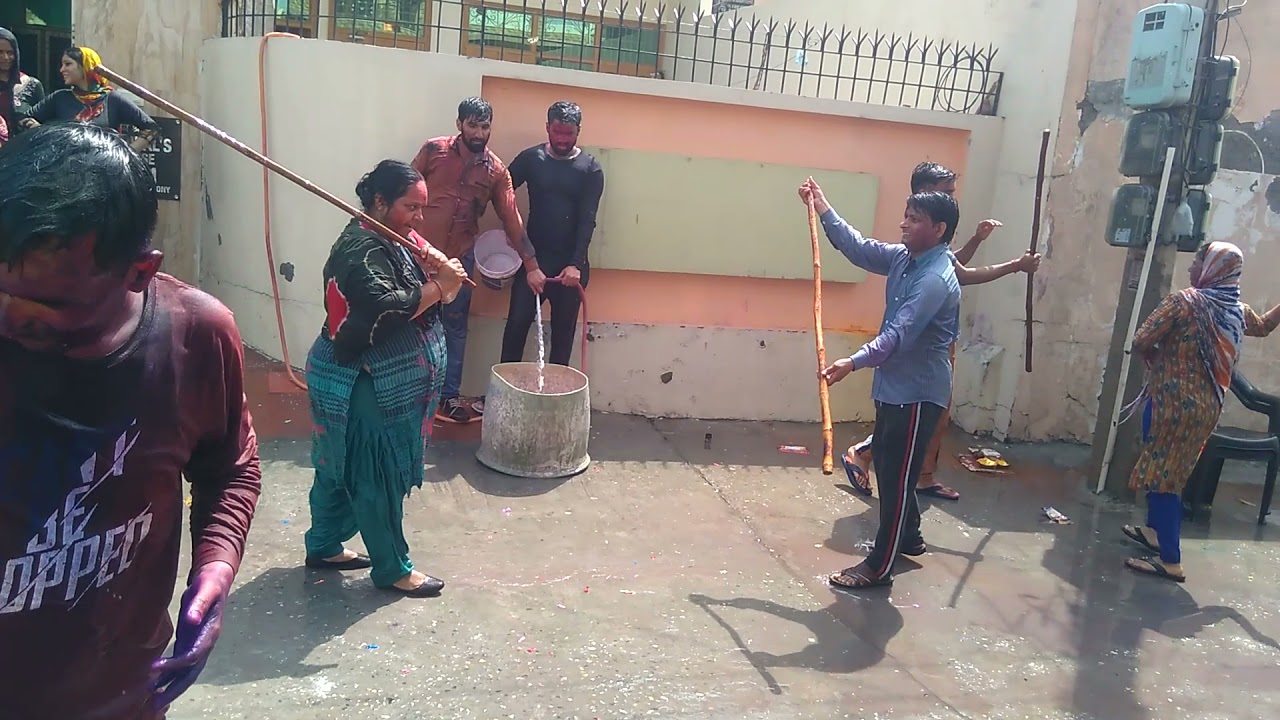 lath mar holi khi nhi dekhi  hogi