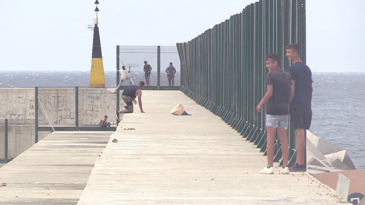 El puerto de Ceuta, en alerta roja ante una presión migratoria que va a más