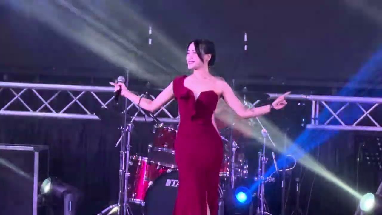 【特别来宾】👍👍👍 罗可倪《演唱》@ 凤山宫属下诚友会 • 歌台之夜 @ 49 Defu Lane 12 • 1 Nov 2025