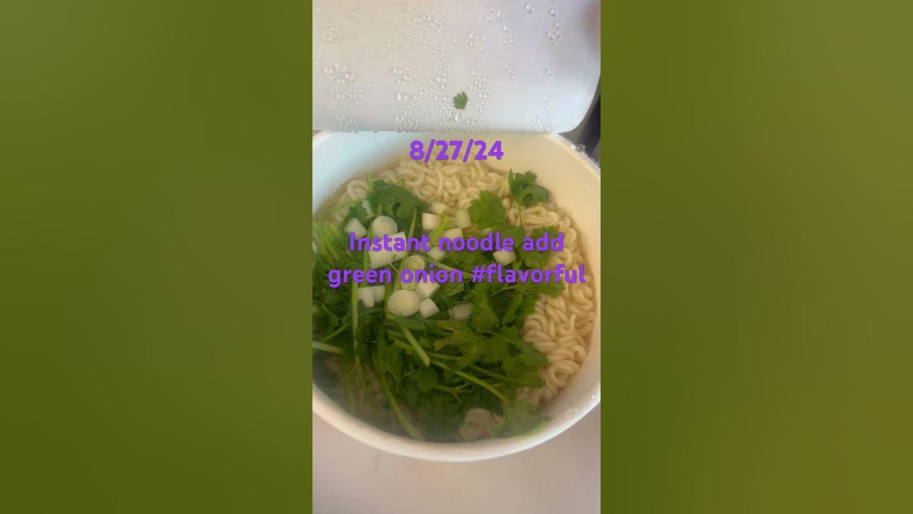 Instant noodle w green onions