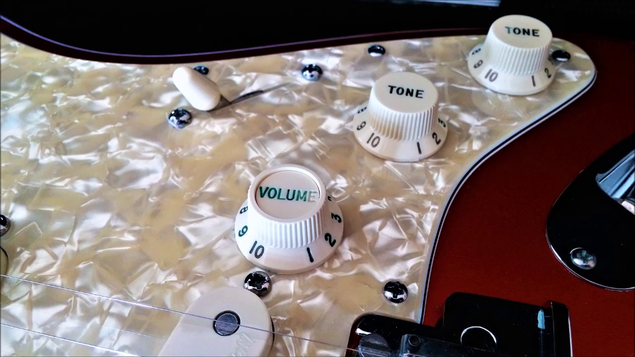 Fender Salarium Cobalt Pickups: Neck Pickup in Series with Middle Pickup