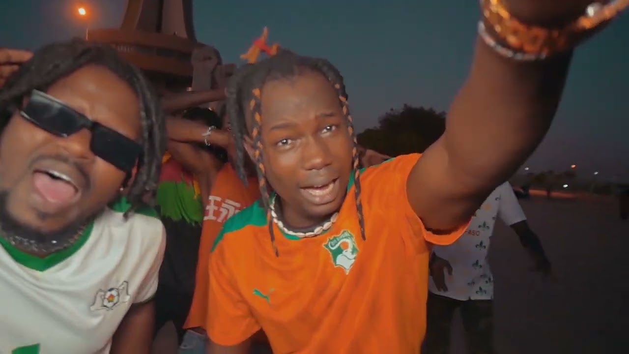 DJ MOASCO X KAYAWOTO - CADEAU DU SIECLE 2.0 (Clip Officiel)