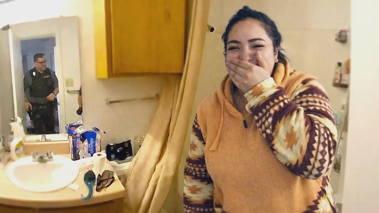 Madre descubre a su hija porrista asesinada en el baño de su casa