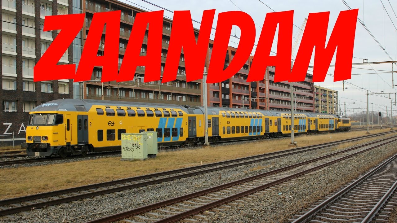 Treinen op station Zaandam 18-12-2016