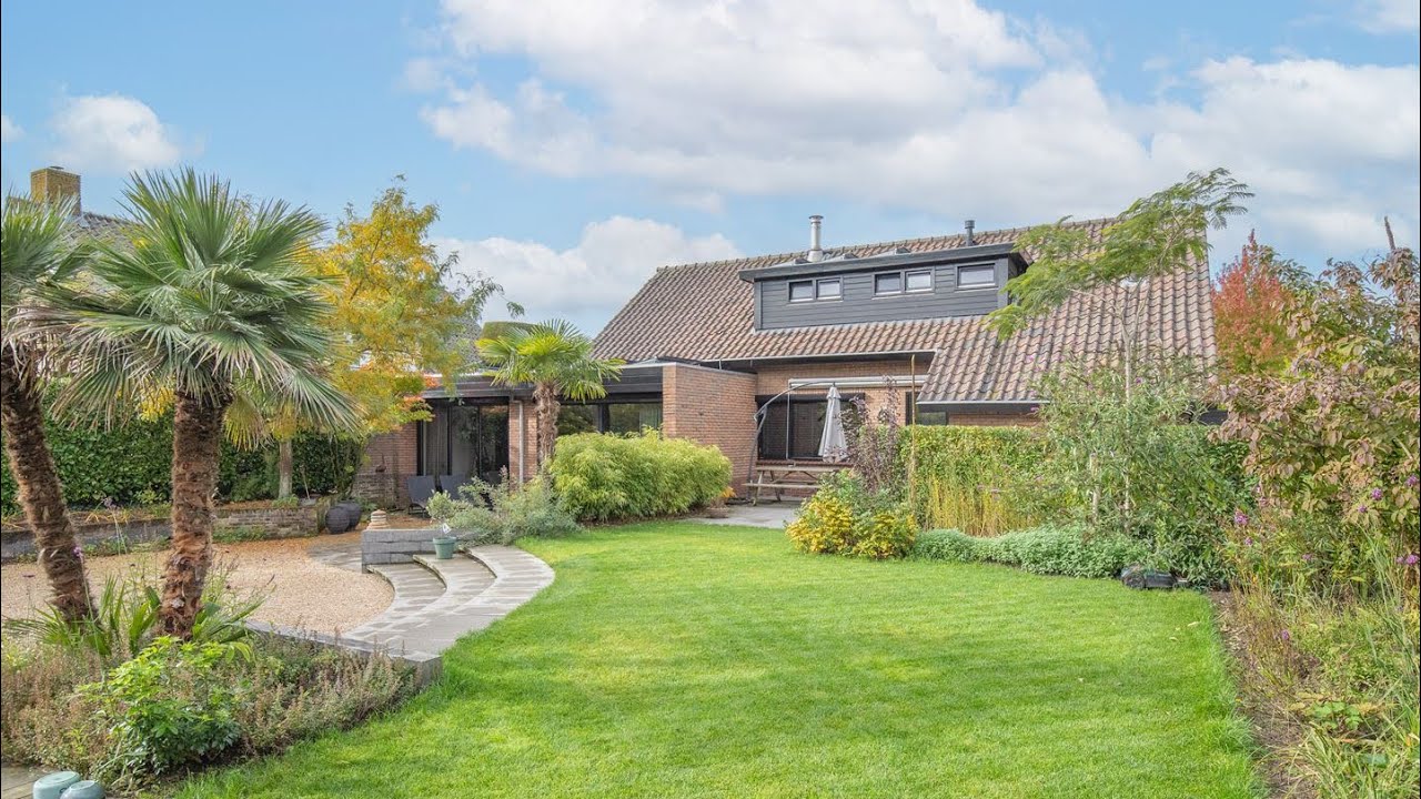 Stap binnen in uw droomhuis! nu te koop: vrijstaande villa op unieke plek in Leusden!