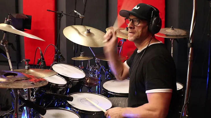 TL in the studio recording "Wild" by Javier Salinas