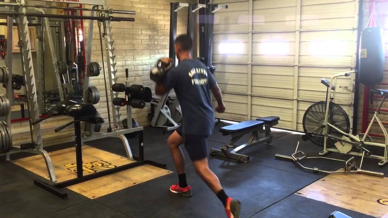 Reverse KB lunge - YouTube