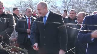 Устина Посрещна Президента