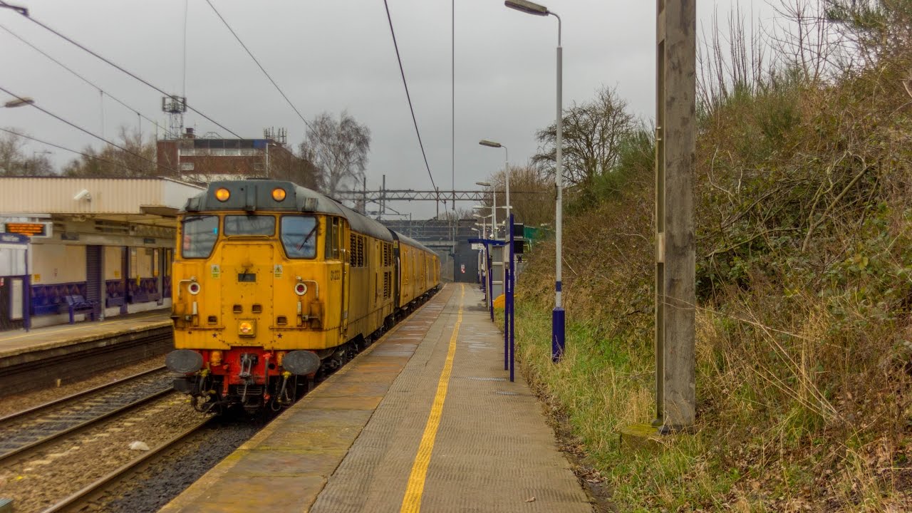 (HD) 31233+9703 @ Heald Green (26/02/17)
