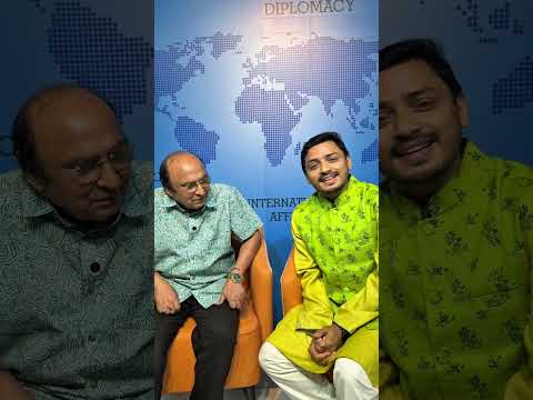 অসংখ্য জনপ্রিয় গানের কথা লিখেছেন এই মানুষটি #shorts #viralshorts #short #ytshorts #amirparvez #monir