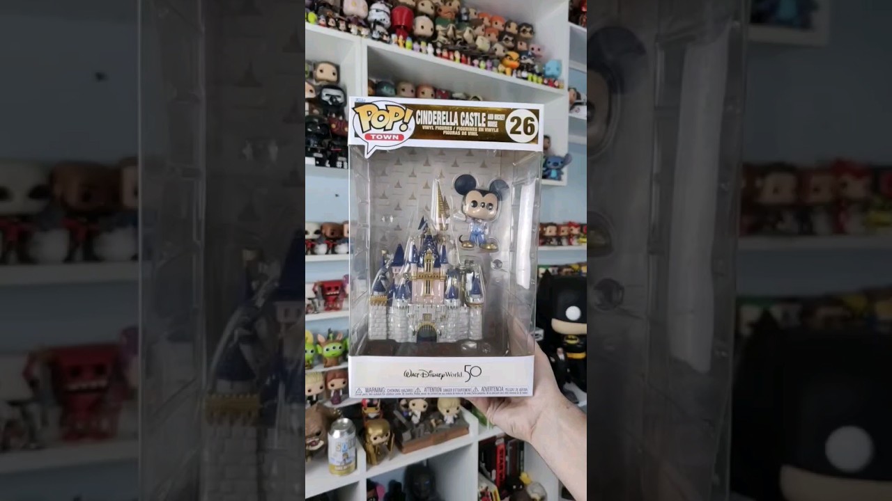 FUNKO POP TOWN CINDERELLA CASTLE WITH MICKEY MOUSE 26