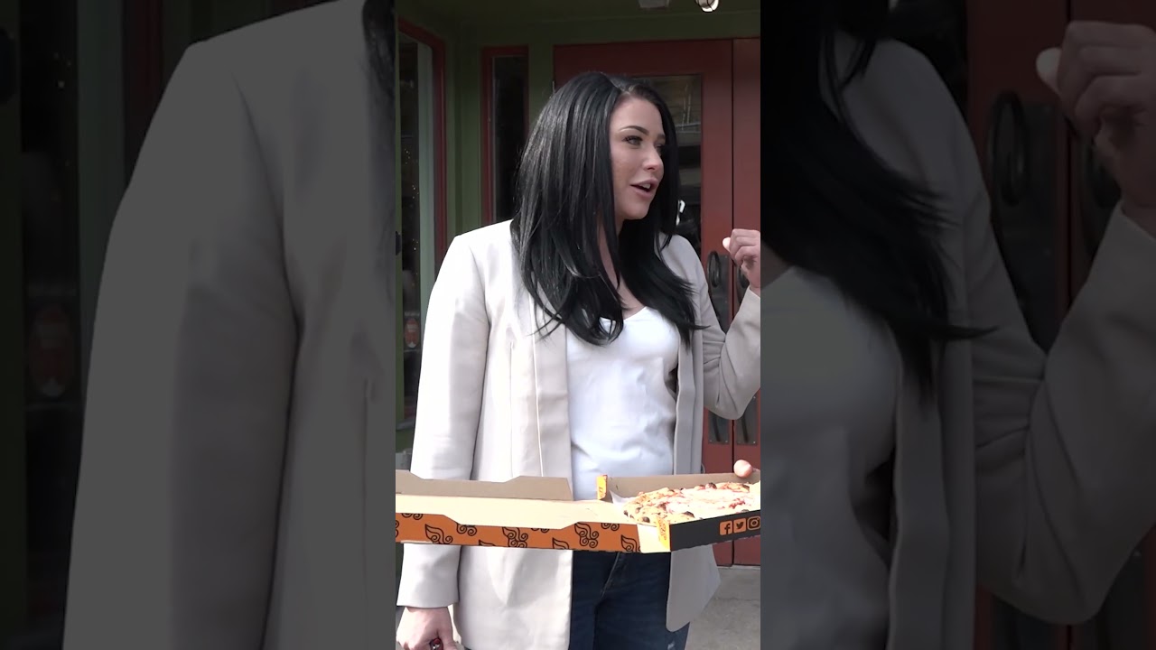 "Affiliated" Woman Crashes Dave Portnoy's Pizza Review
