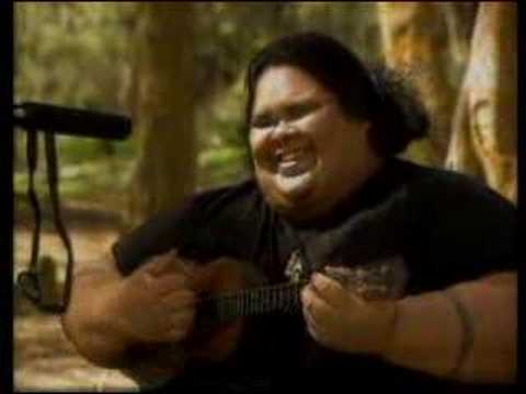 Israel Kamakawiwo - Somewhere over the rainbow