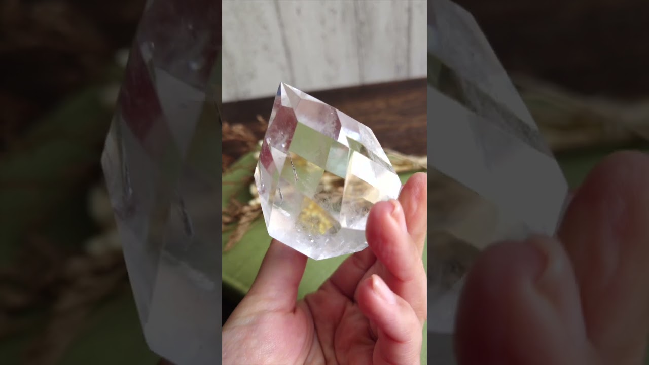 Q587】水晶 / タロットや瞑想の時間に、空間と心を整えてくれる