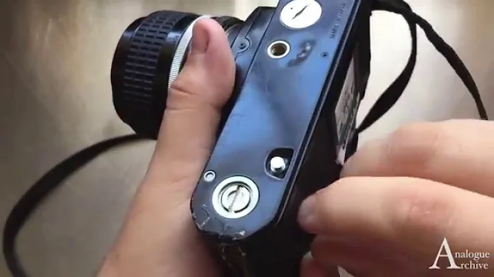 How to rewind: Nikon FE