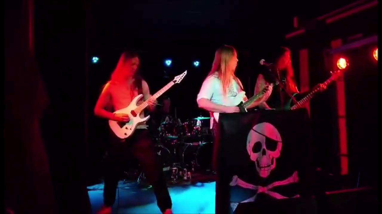 Port Royal plays Running Wild - Pile Of Skulls (Live)