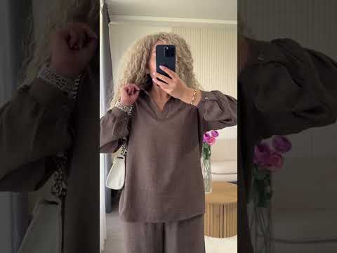 Стильний жіночий костюм-двійка — блуза та прямі штани льон — жатка (Розмір S, M, L, XL), Коричневий, видео 1