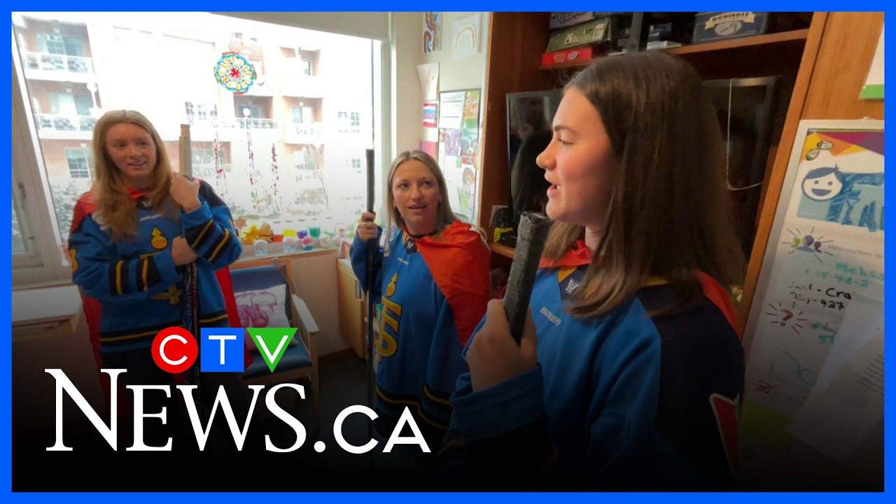 Toronto Sceptres players visit patients at Holland Bloorview Hospital