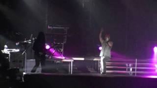 2010.04.16 30 Seconds to Mars - Closer to the Edge (Live in Chicago, IL)