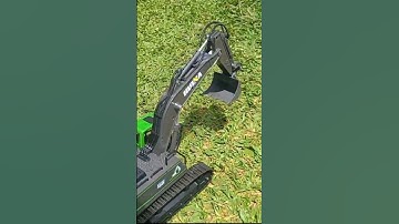 RC Excavator "Ngeden" Jalan di Atas Rumput ‼️ Tapi Tetap Tangguh 👍 #mainananak #shortsvideo
