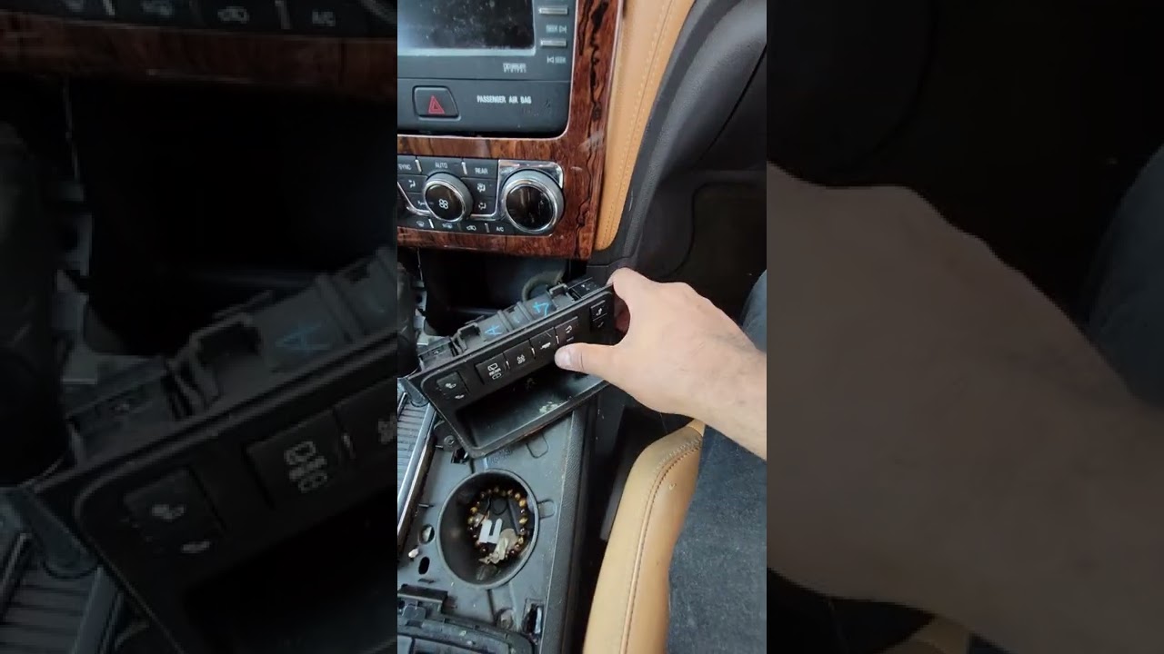 get into the center console of a 2013-17 Chevy Traverse new Bezel method.