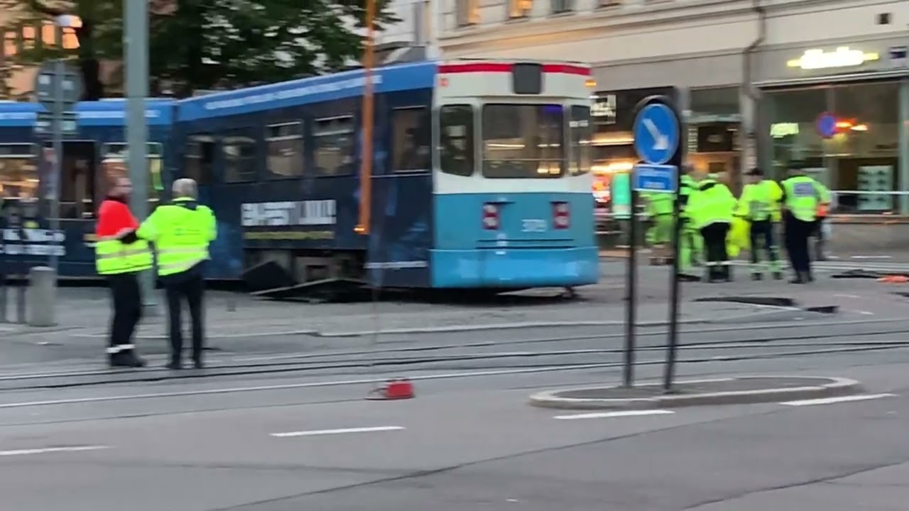 Spårvagnsolycka Aveny Göteborg vid Valand 8 skadade 2 kämpar för sitt liv i intensiv avd.