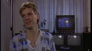 Jesper Ranum - Demo af lydstudie. 1987
Jesper Ranum fortæller om sit lydstudie til Hans Otto Bisgaard, og viser lidt om hvordan han lavede kendingsmelodien til Under uret.
Indslag i Under Uret.
DR-TV 8-5-87 Jesper Ranum - Demo af lydstudie. 1987