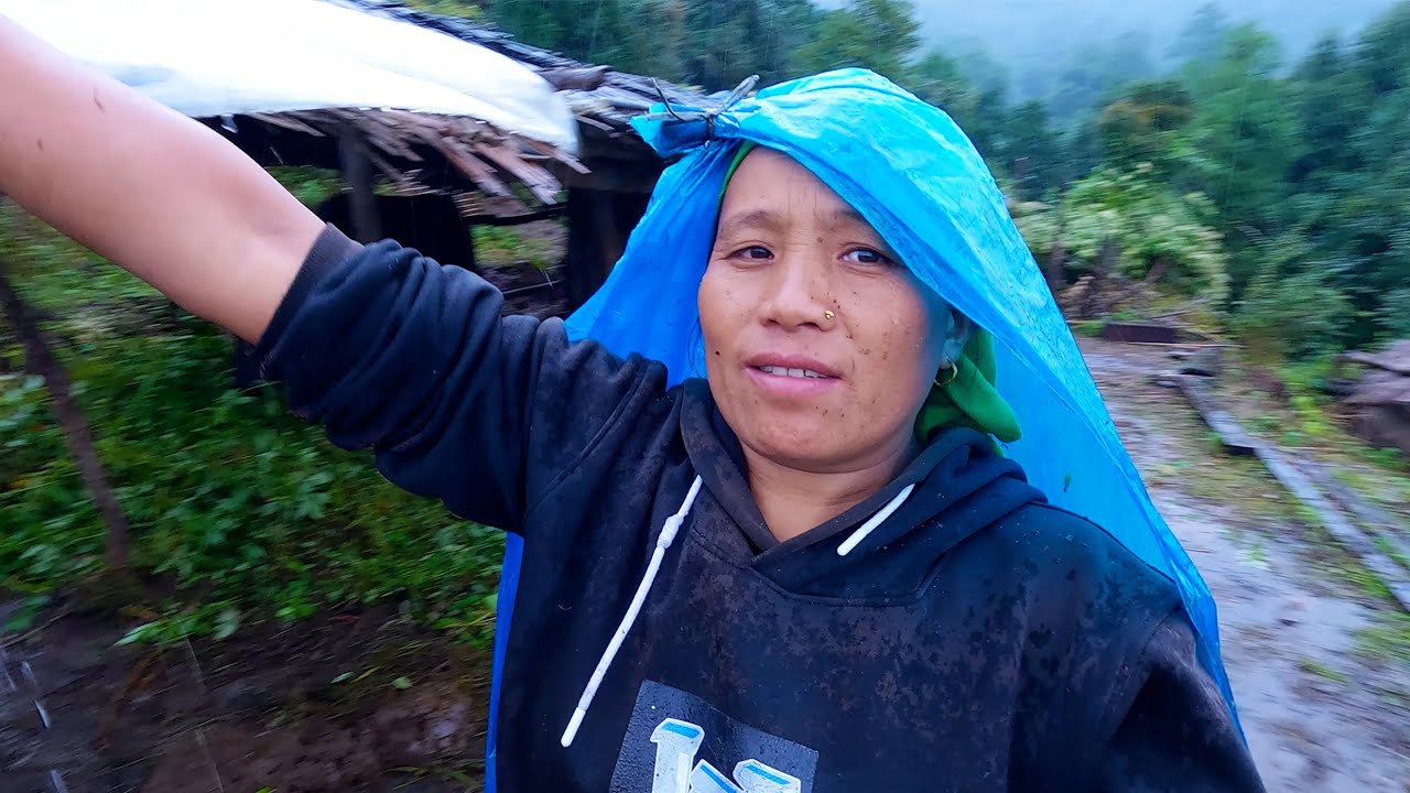 very hardworking woman Sarmila Rai in the village || life in rural Nepal ||