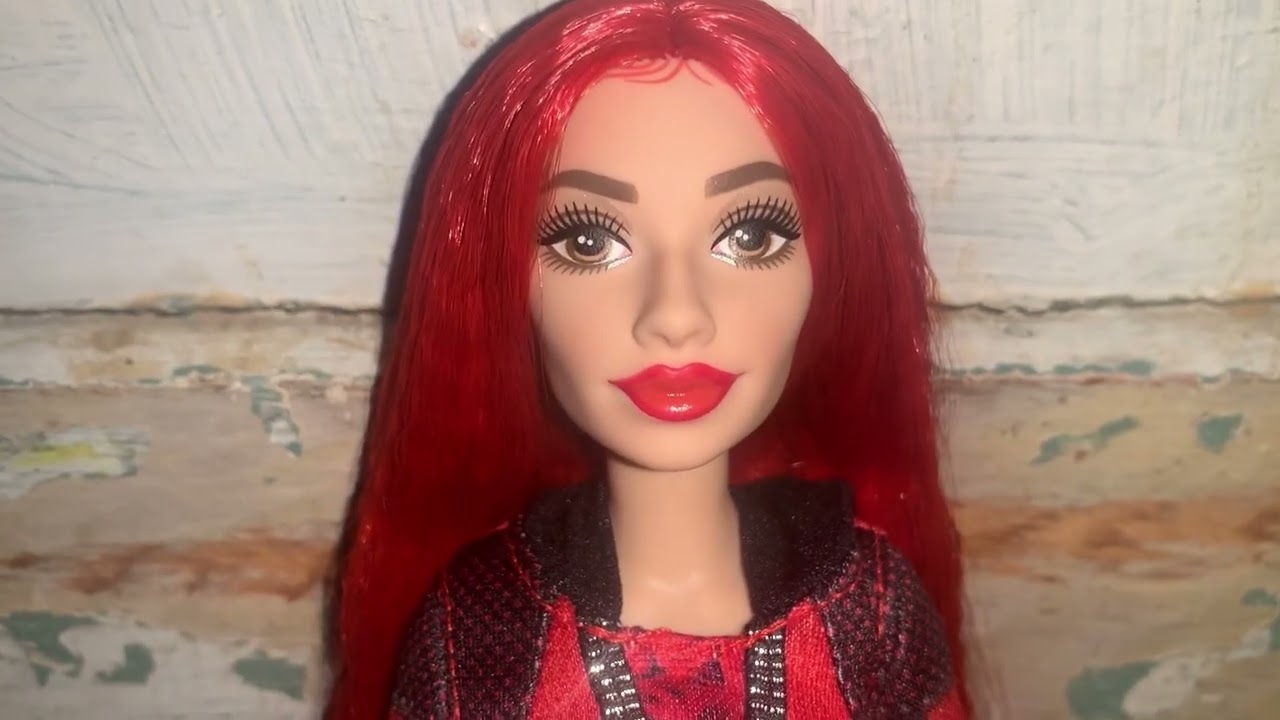 Descendants: The Rise of Red, Singing Red Doll Review