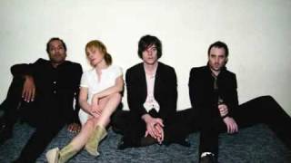 Metric-London Halflife
Middle-aged, do the low-rise on the waist
London half-life
Middle-aged, youre the low-riser
Little over myself today
And if youre compromised
Drive your car through the rain
And if youve been beaten
Drive your car through the rain
Til you wash off the buzz
Dont pull over til youre sure
One that wanted the floor, one that wont know the street
One that wanted to land, on the hearth with his feet up
Whoa, watch out
Youre only better off than half your life
Otherwise wasted
Otherwise wasted
House of cards, you fall hard Metric-London Halflife