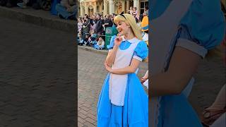 Disneyland Paris, Alice, A Cup Of Tea, Geppetto? A Beautiful Smile, Disney Stars On Parade