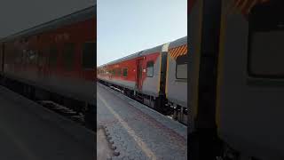14812 Delhi Sikar Intercity Express Entering Surajgarh Station