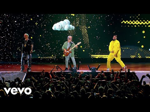 J. Balvin, Bad Bunny – UN PESO (Live) ft. Marciano Cantero