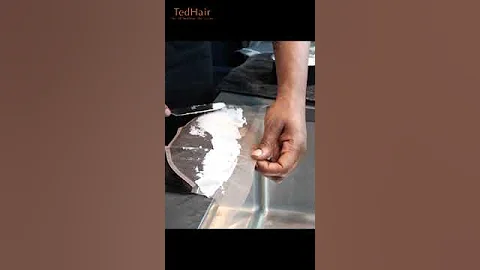 Professional KOC teaches you how to bleach knots