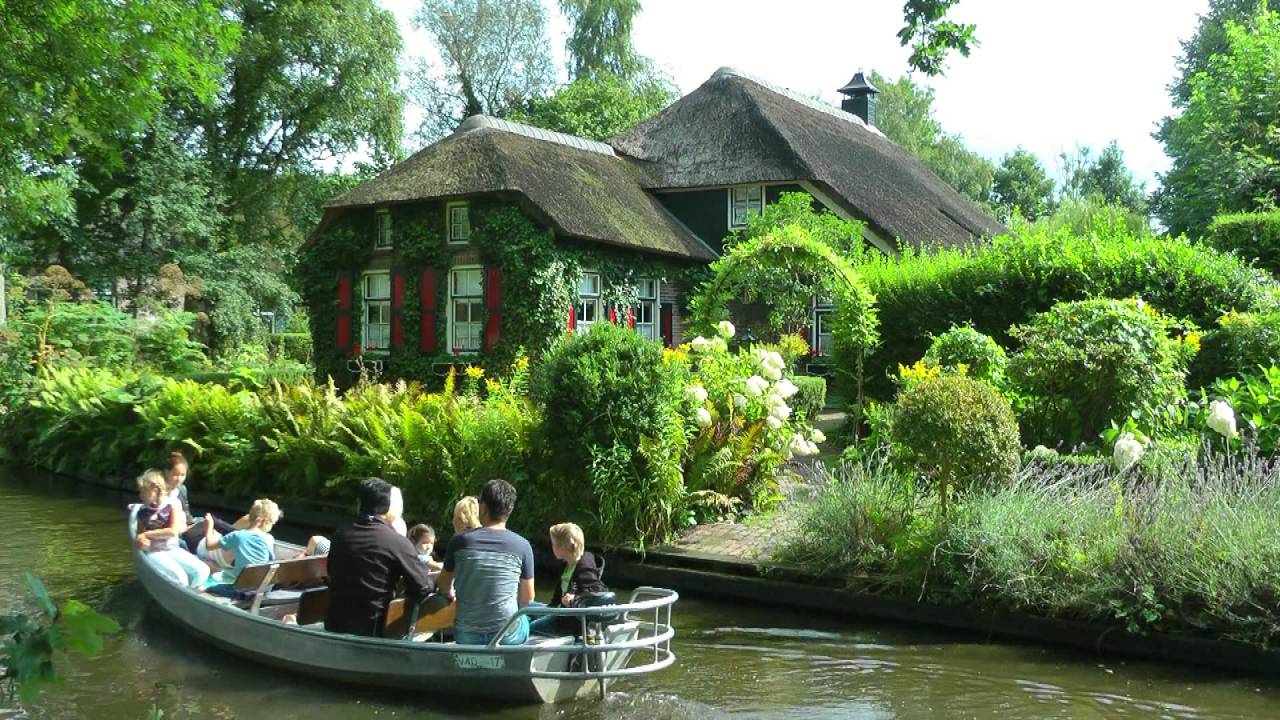 NETHERLANDS summer in Giethoorn (hd-video)