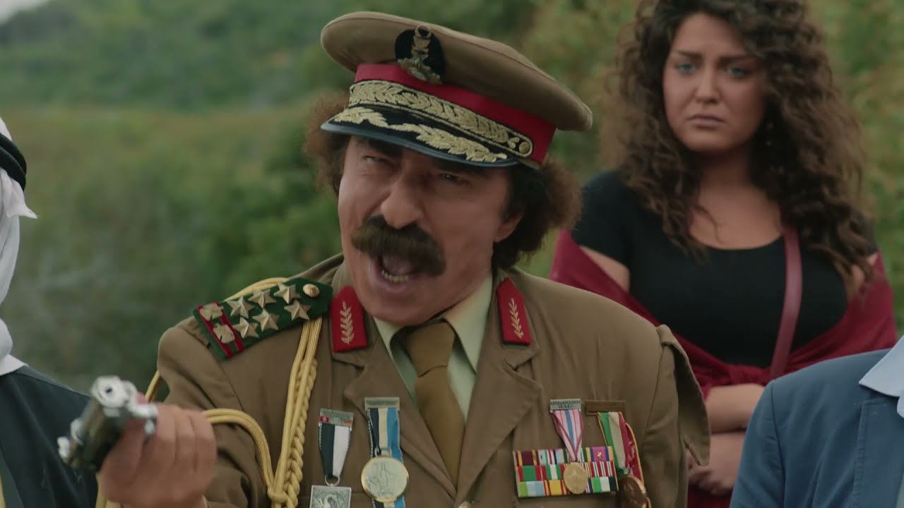 مسلسل الواق واق -  مفكر إذا مليت صدرك نياشين رح نفكرك نابليون يعني !! الليث حجو