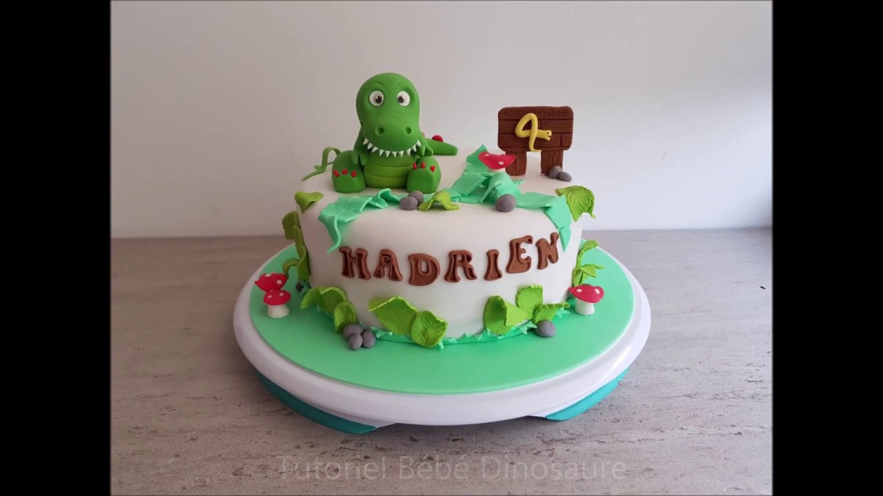 Gâteau d'anniversaire Jurassic World, gâteau thème dinosaure en pâte à  sucre - Super Gâteaux