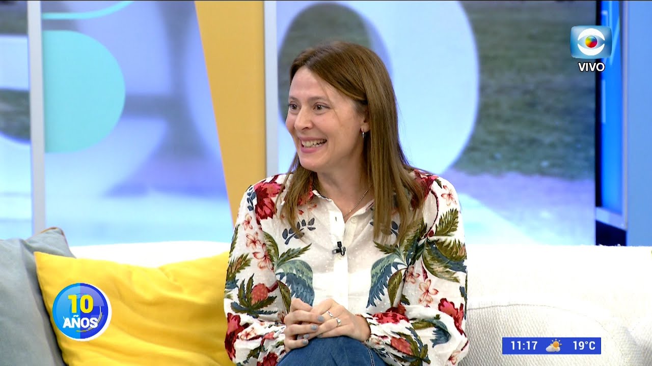 Laura Pina presenta: Un hilo rojo en fondo blanco