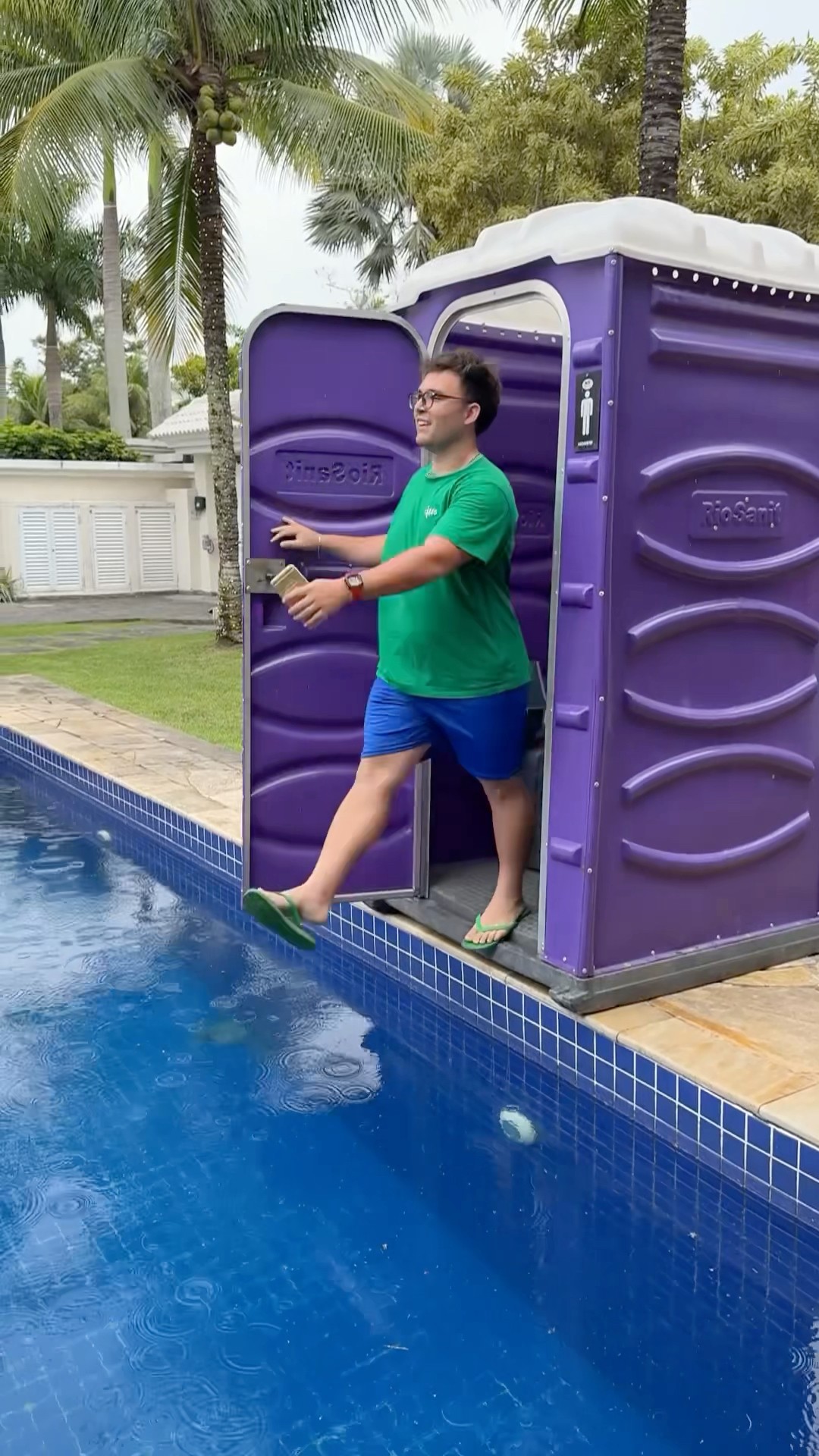 BANHEIRO QUÍMICO! #shorts
