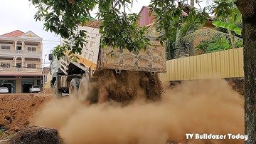 Step3- New Project, Operator Skills Mini Dozer, Pushing the ground in front of the villagers