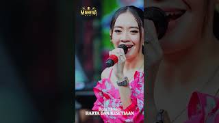 RENA MOVIES - HARTA DAN KESETIAN sudah tayang Ytc MAHESA Official #mahesamusic #mahesaofficial
Title : Harta Dan Kesetiaan
Singer : Rena Movies
Songwriter : Fendik Adella
Arranger : Mahesa Music
Lirik ♫
Belum genap setahun baru terhitung bulan
Engkau dan aku menjalin cinta
Baru saja ku rasa indah dalam hidupku
Bahagia cinta tanpa air mata
***
Tapi kini sungguh tak ku sangka
Awal yang indah kan berakhir duka
Sejuta harapan kini telah musnah
***
Baru saja ku rasa indah dalam hidupku
Bahagia cinta tanpa air mata
Reff
Mana mana mana janji yang kau ucapkan
Untuk saling setia tanpa dusta tanpa air mata
Tega tega kau lupakan semuanya
Demi dia yang berharta
kau tinggalkan aku
Kau dustai cintaku
Chorus
Baru seujung kuku kebahagiaan
Kini luka cinta kembali meradang
Home Production : Studio Mahesa Music
Lighting : Yeo Lighting
Audio : Mahesa Music
Video : 19 Production
Mixing & Mastering : Mahmudi ( Gass Music )
Musisi MAHESA :
Kendang : Faris MAHESA
Bass : Yetno MAHESA
Gitar melody : Ronnies MAHESA
Ritem : Faiz MAHESA
Kyboard 1 : Acik MAHESA
Kyboard 2 : Acep MAHESA
Tamborin : Bogel MAHESA
Suling : Unyil MAHESA
Pimpinan : Abah GERRY MAHESA
Follow Instagram MAHESA Music : https://www.instagram.com/mahesa_music_real
Follow Tiktok MAHESA Music : https://www.tiktok.com/@mahesa_music_real
Jangan lupa dukung channel ini terus dengan subscribe ,share, like dan comment serta hidupkan juga ikon lonceng untuk pemberitahuan video cover terbaru dari channel kami
#MahesaOfficial
#GerryMahesa
#MahesaMusic RENA MOVIES - HARTA DAN KESETIAN sudah tayang Ytc MAHESA Official #mahesamusic #mahesaofficial