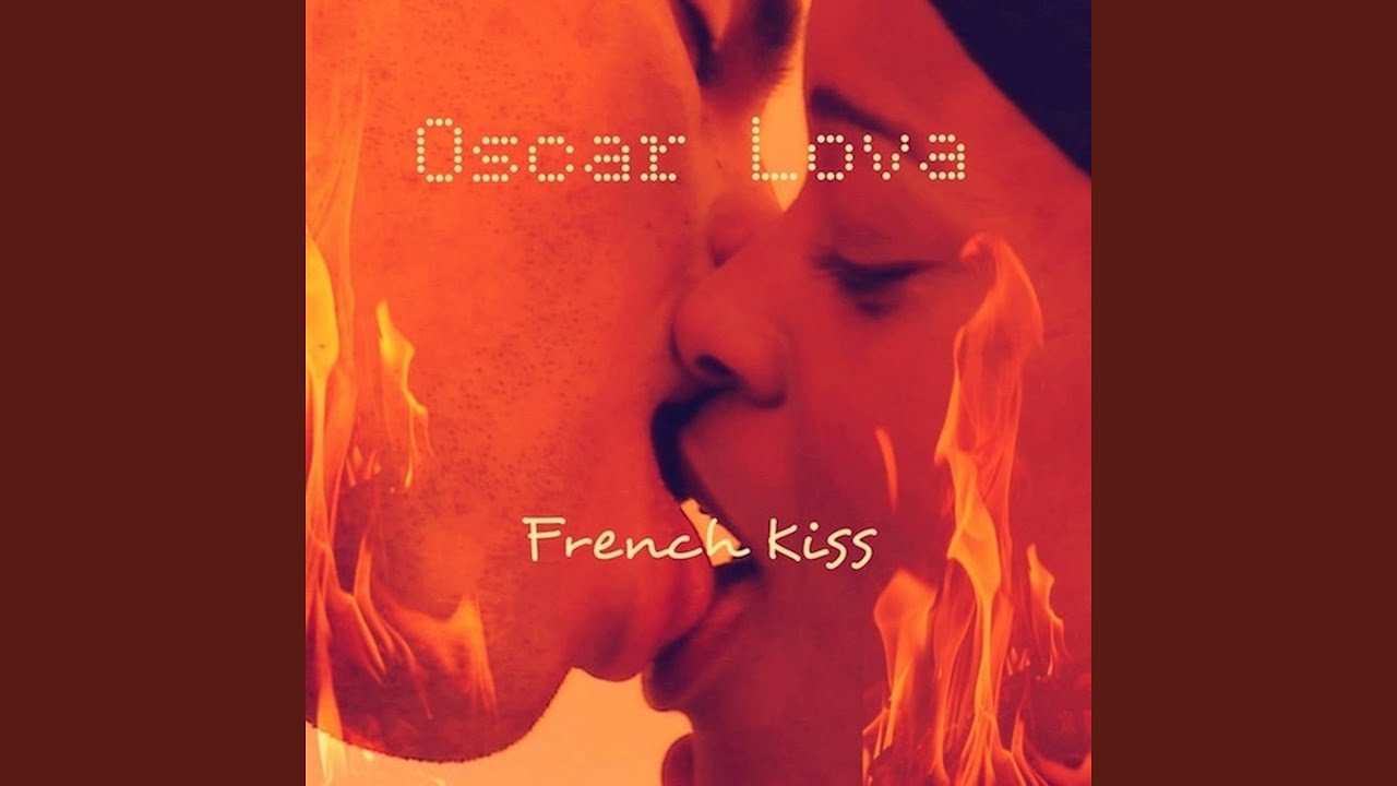 Kissing песня слушать. Твой французский поцелуй обложка. Песня поцелуй. Поцелуй меня обложка. Трек Kiss.