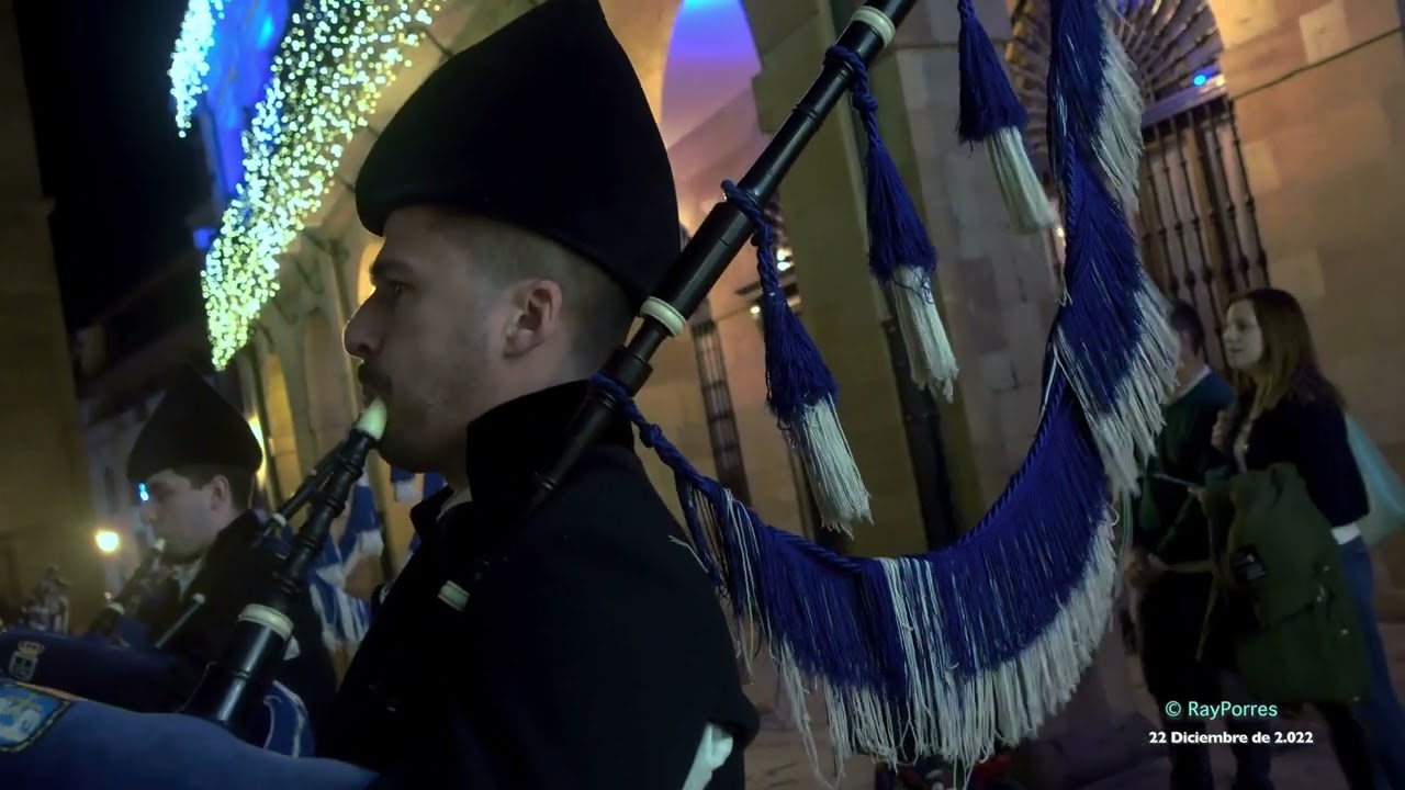 Real Banda de Gaitas Ciudad de Oviedo  Navidad 2022   Principado de Asturias, España