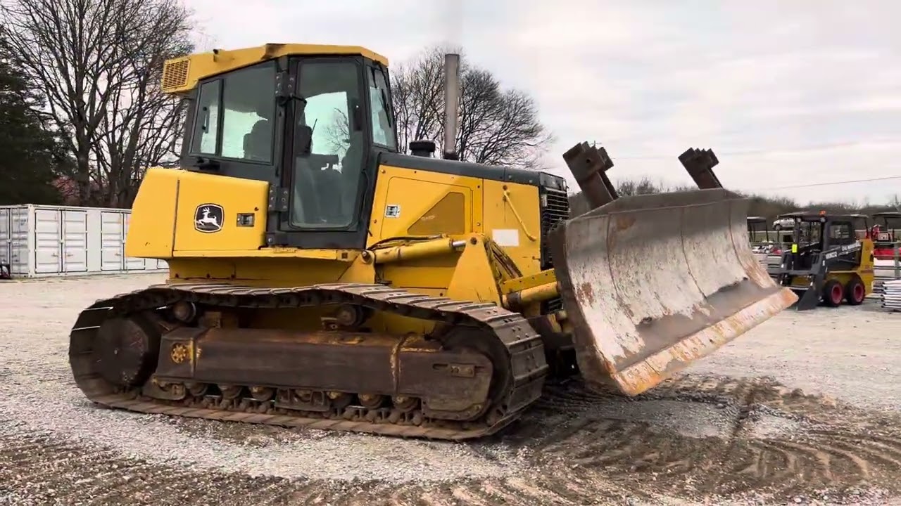 JOHN DEERE 750J. Lot 251