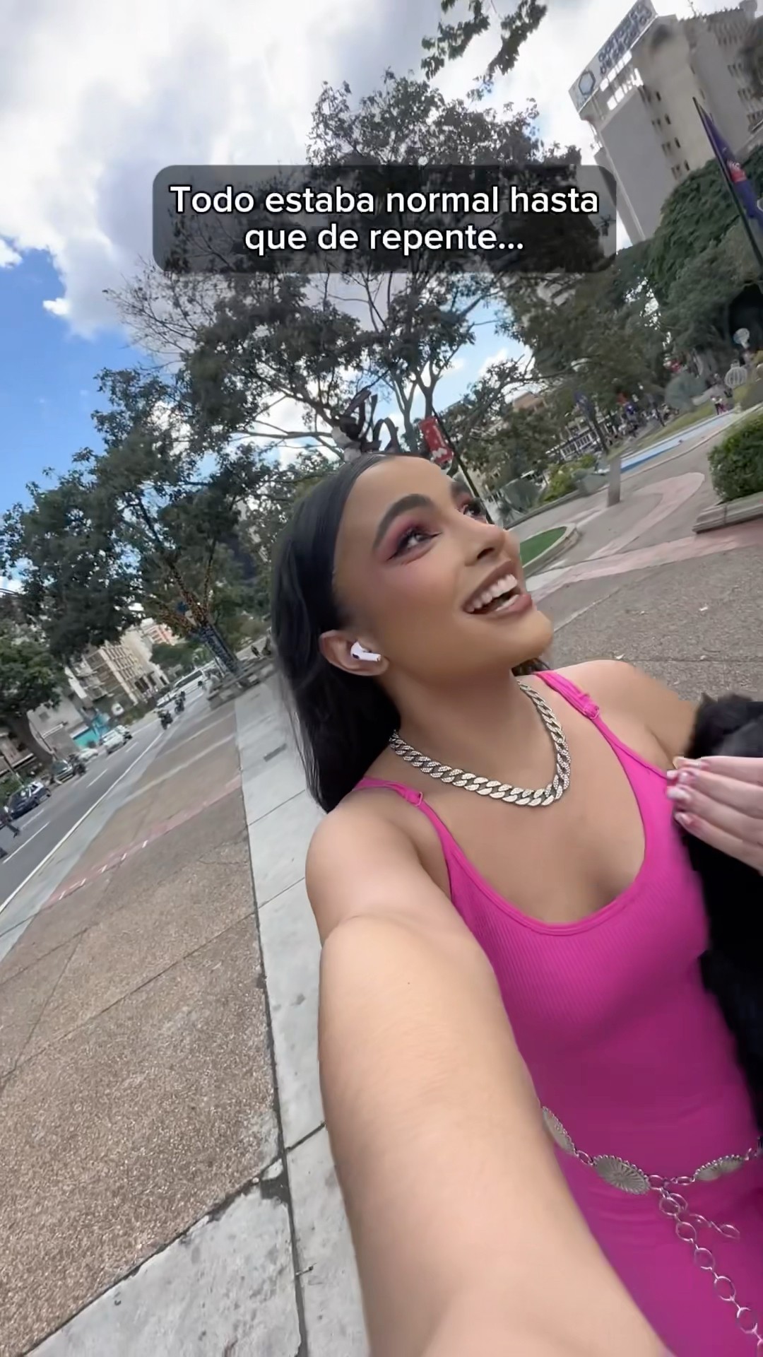 Andaba en la calle mostrando MI MÚSICA y me ARRANCARON el teléfono??? ? | BULULÚ #musica #briella