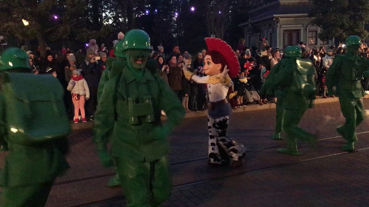 Disneyland Paris Parade | Magic Everywhere | FULL PARADE