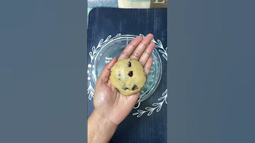 1 Minute Microwave Chocolate Chip Cookie without Egg #shorts - Hearty Recipes
