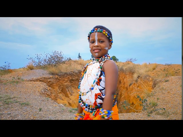 TEMBEYA NA YESU BY LADY DIANAH ( OFFICIAL VIDEO) class=